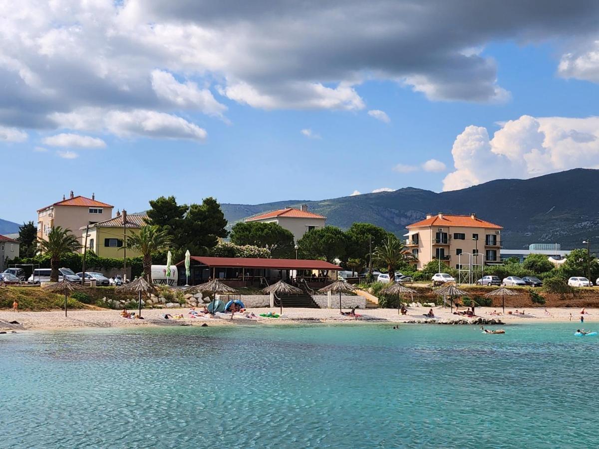 شقة Airport Split Kaštel Štafilić المظهر الخارجي الصورة